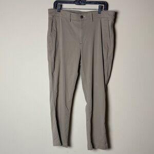 L.L. Bean Men's Khaki cropped Chinos pants size 36 Cool Max
